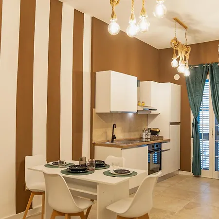 Dimora Margò - Elegant Historic Escape Appartamento Mola di Bari
