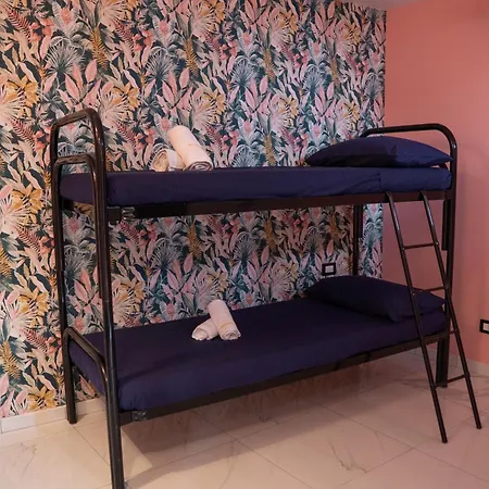 Appartamento Dimora Margò - Elegant Historic Escape *